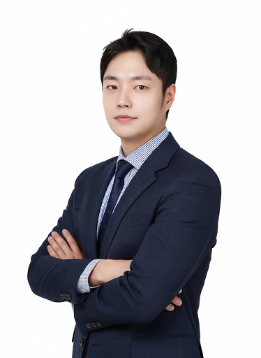 민섭 증명사진(팔짱).png